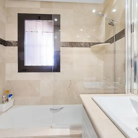 Oasis Con Piscina Y Sol