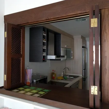 Oasis Con Piscina Y Sol