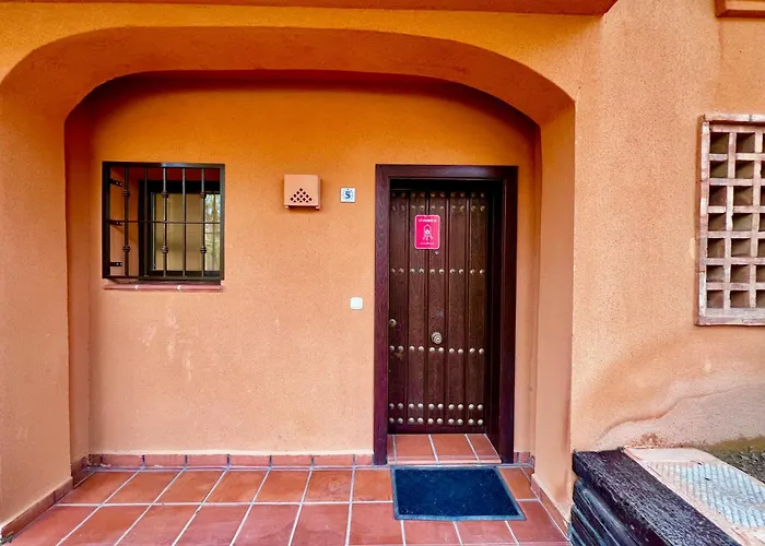 Oasis Con Piscina Y Sol 度假居
